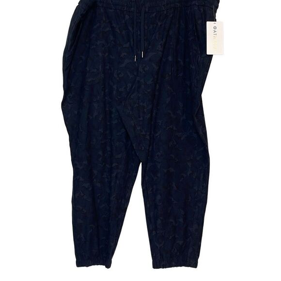 Athleta Stratum Camo Printed Farallon Jogger 26 NWT - Picture 2 of 8
